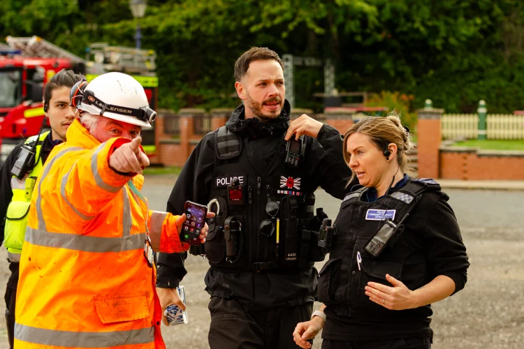 Train worker and police in discussion