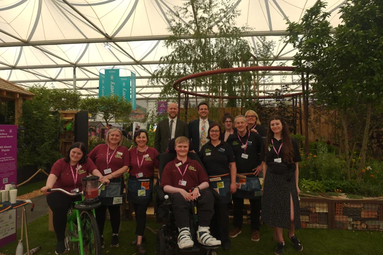 Group Picture of Pulp Friction in front of the garden