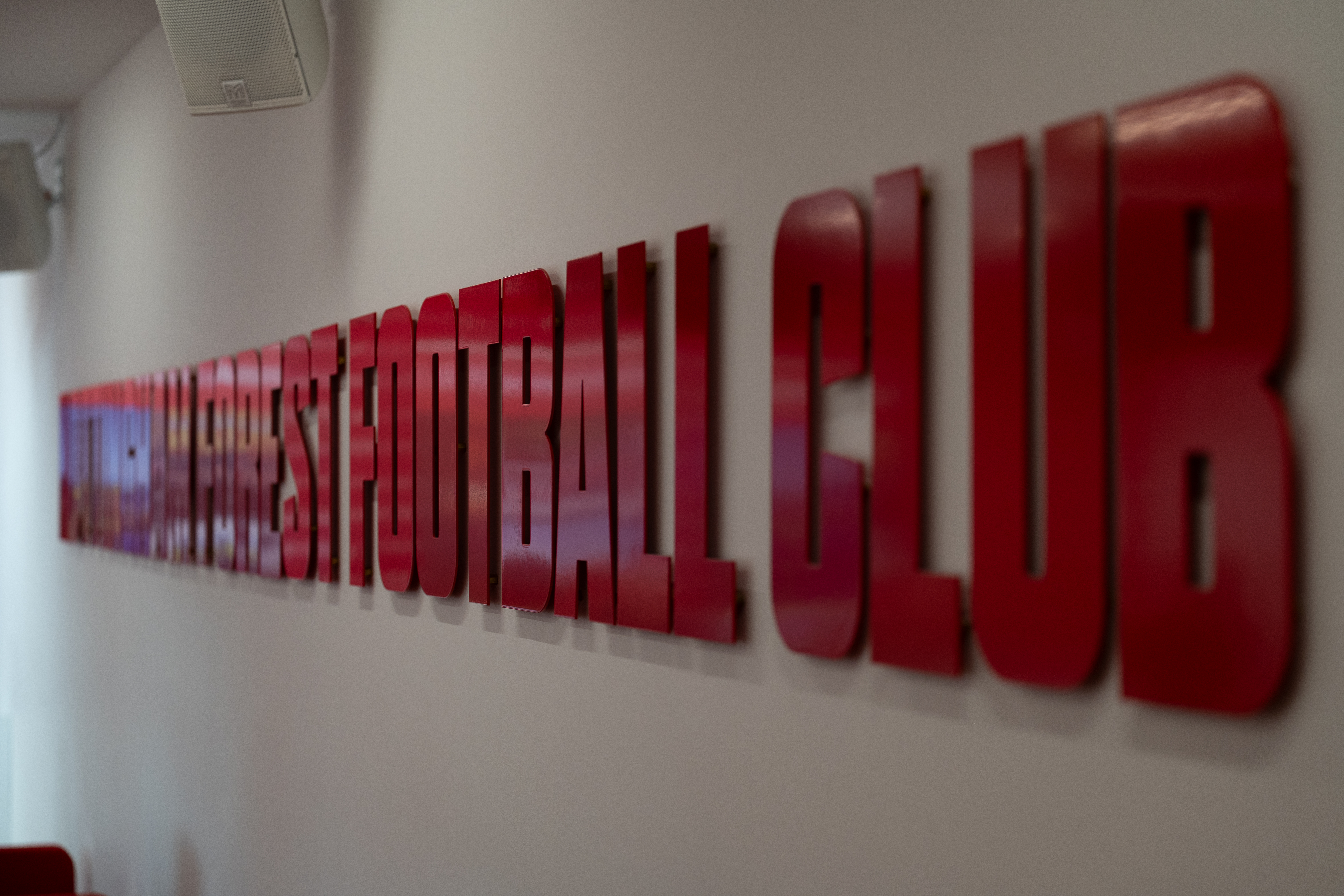 Nottingham Forest football club sign