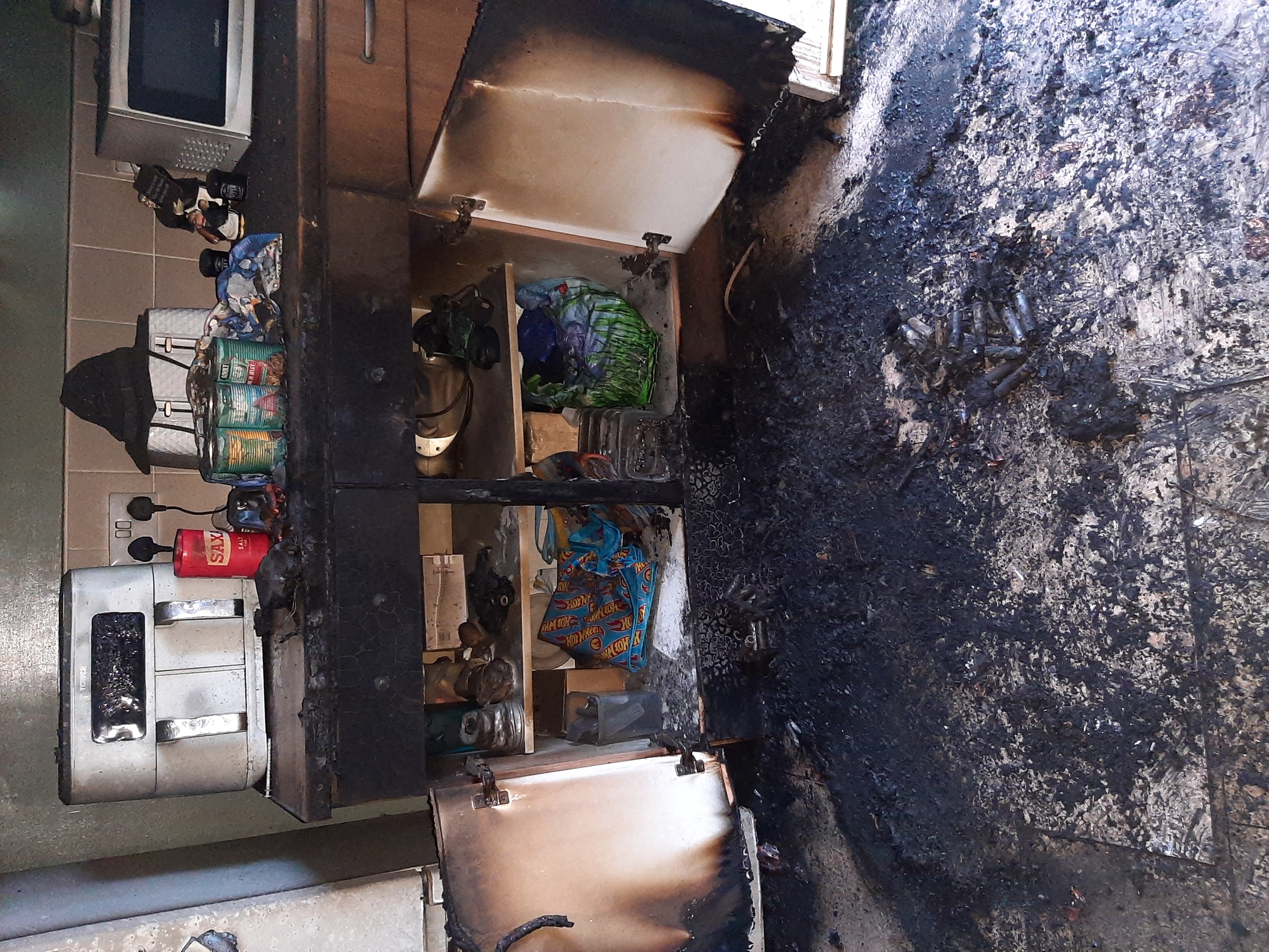 burnt kitchen cupbaords